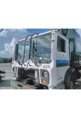 MACK MRU613 CAB