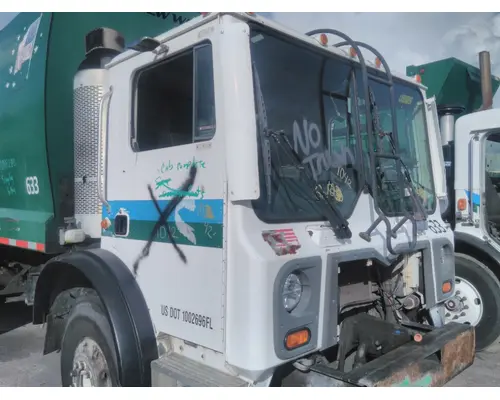 MACK MRU613 CAB