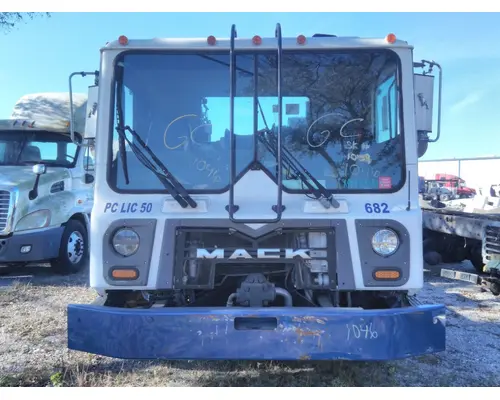 MACK MRU613 CAB