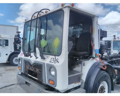 MACK MRU613 CAB