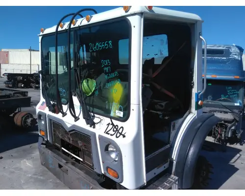 MACK MRU613 CAB