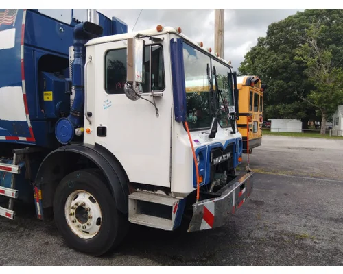 MACK MRU613 CAB
