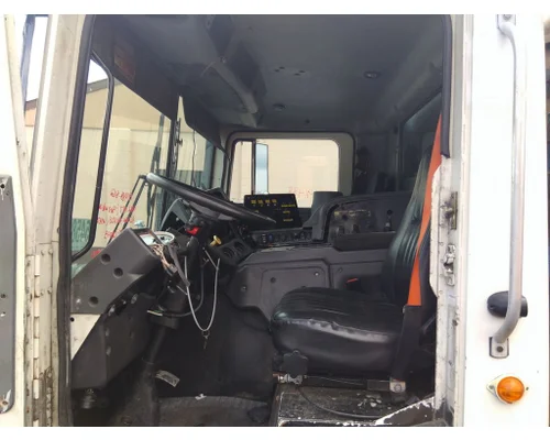 MACK MRU613 CAB
