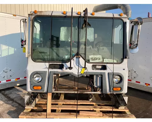 MACK MRU613 Cab Assembly