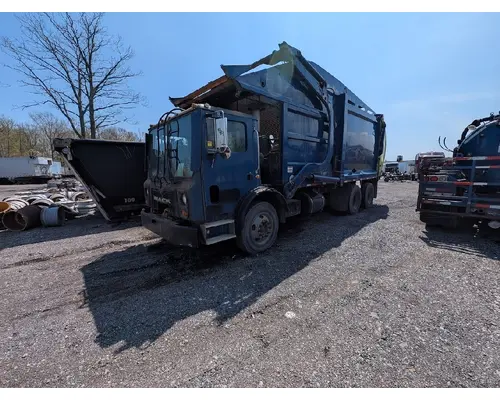 MACK MRU613 Complete Vehicle