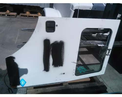 MACK MRU613 DOOR ASSEMBLY, FRONT