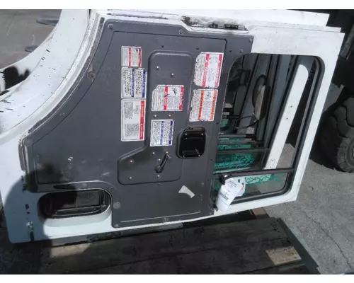 MACK MRU613 DOOR ASSEMBLY, FRONT