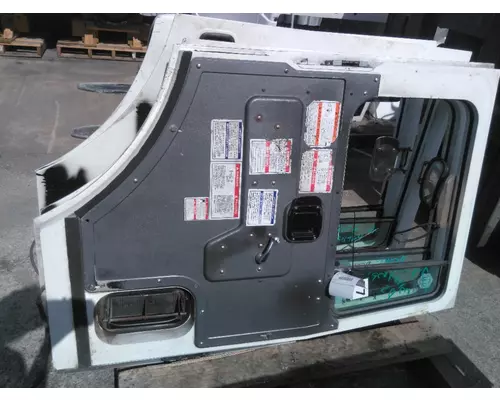 MACK MRU613 DOOR ASSEMBLY, FRONT