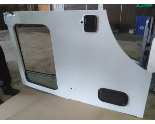 MACK MRU613 DOOR ASSEMBLY, FRONT