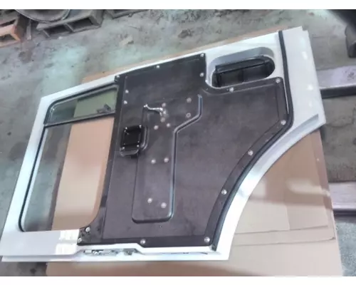 MACK MRU613 DOOR ASSEMBLY, FRONT