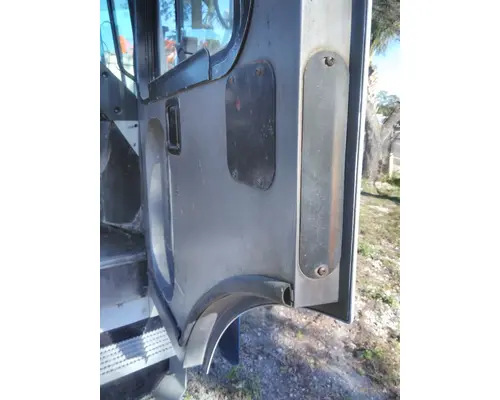 MACK MRU613 DOOR ASSEMBLY, FRONT
