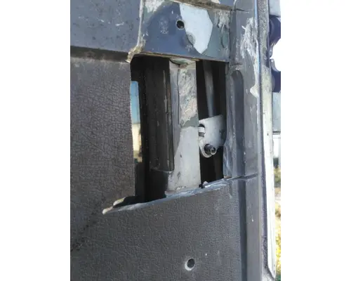 MACK MRU613 DOOR ASSEMBLY, FRONT