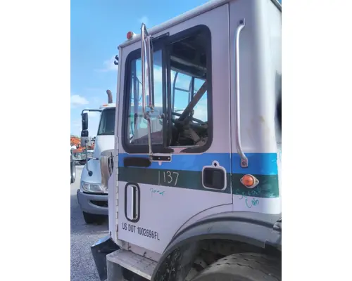 MACK MRU613 DOOR ASSEMBLY, FRONT