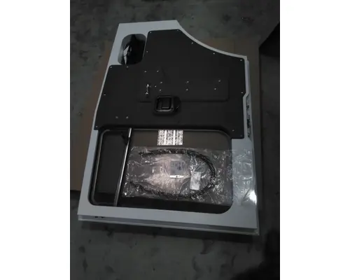 MACK MRU613 DOOR ASSEMBLY, FRONT