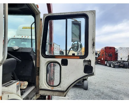 MACK MRU613 DOOR ASSEMBLY, FRONT