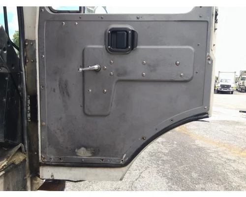 MACK MRU613 DOOR ASSEMBLY, FRONT