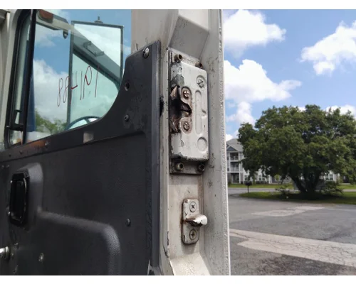 MACK MRU613 DOOR ASSEMBLY, FRONT