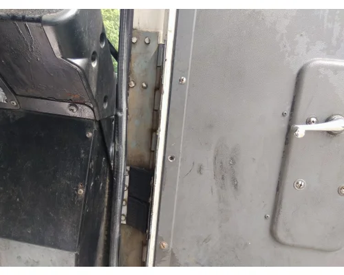 MACK MRU613 DOOR ASSEMBLY, FRONT