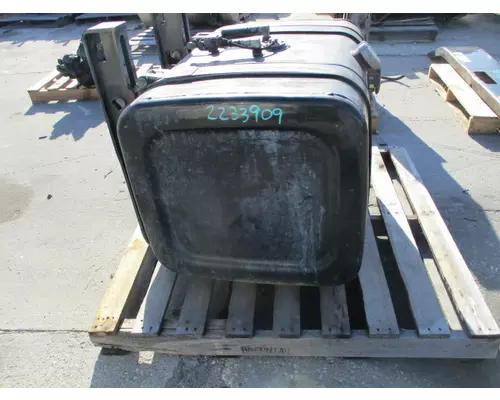 MACK MRU613 FUEL TANK