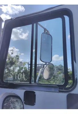 MACK MRU613 GLASS, DOOR, FRONT