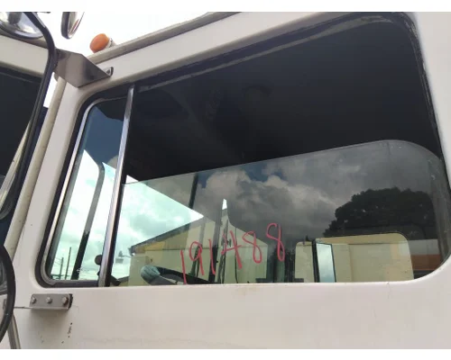 MACK MRU613 GLASS, DOOR, FRONT