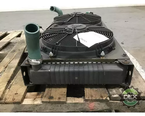 MACK MRU613 Radiator