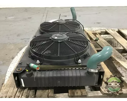 MACK MRU613 Radiator