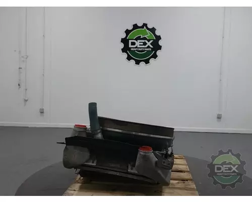 MACK MRU613 Radiator
