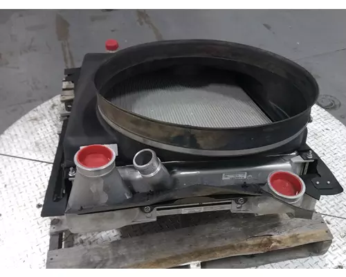 MACK MRU613 Radiator