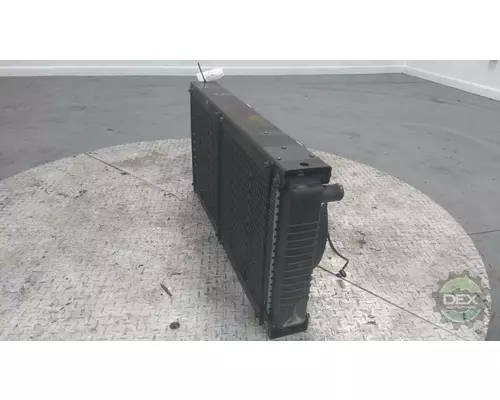 MACK MRU613 Radiator