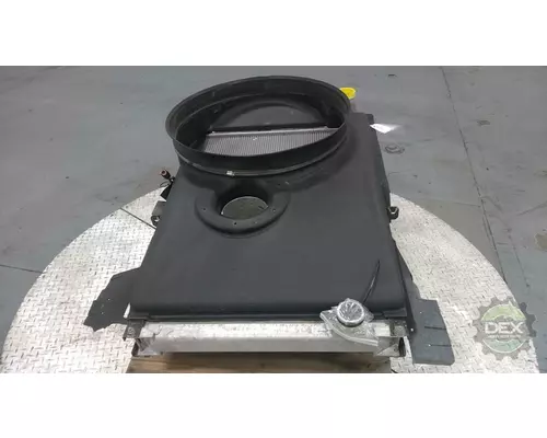 MACK MRU613 Radiator