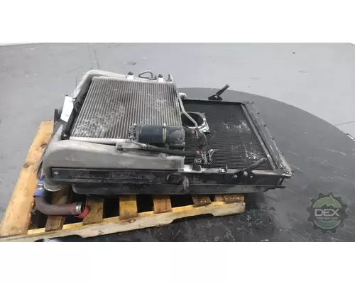 MACK MRU613 Radiator