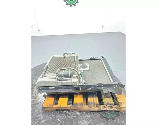 MACK MRU613 Radiator