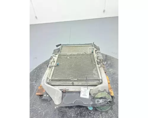 MACK MRU613 Radiator
