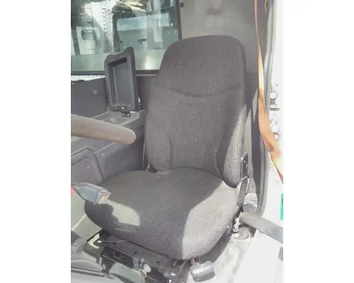 MACK MRU613 SEAT, FRONT