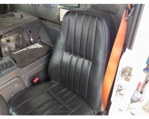 MACK MRU613 SEAT, FRONT