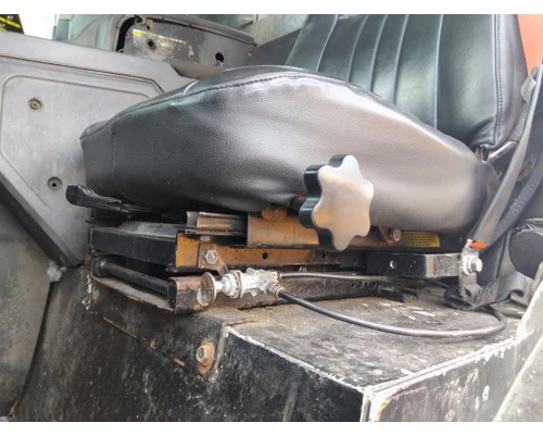 MACK MRU613 SEAT, FRONT