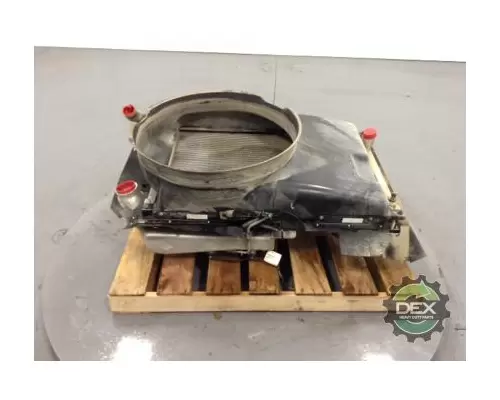 MACK MRU633 Radiator