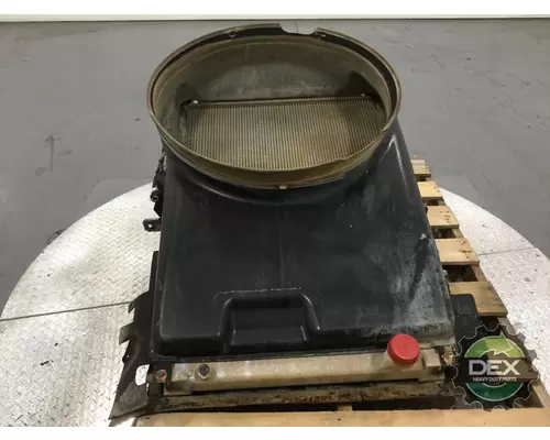 MACK MRU633 Radiator