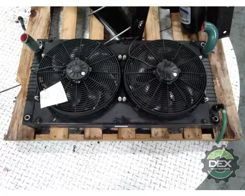 MACK MRU633 Radiator