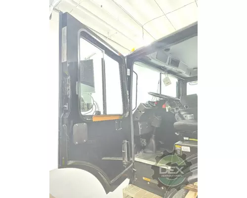 MACK MRU Cab