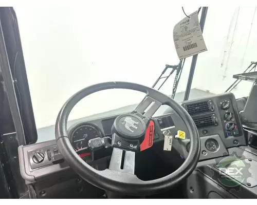 MACK MRU Cab