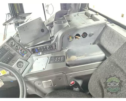 MACK MRU Cab