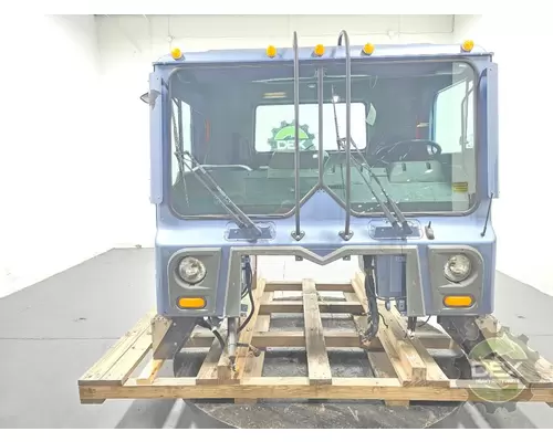 MACK MRU Cab