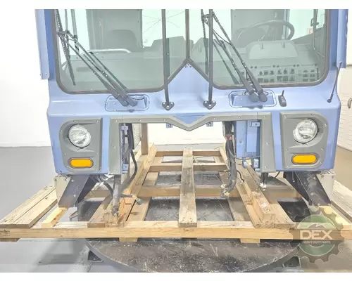 MACK MRU Cab