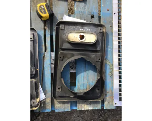 MACK MR Headlamp Bezel