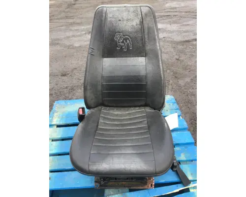 MACK MR Seat