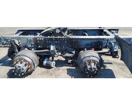 MACK Maxlite 40EZ Cutoff Tandem Axle