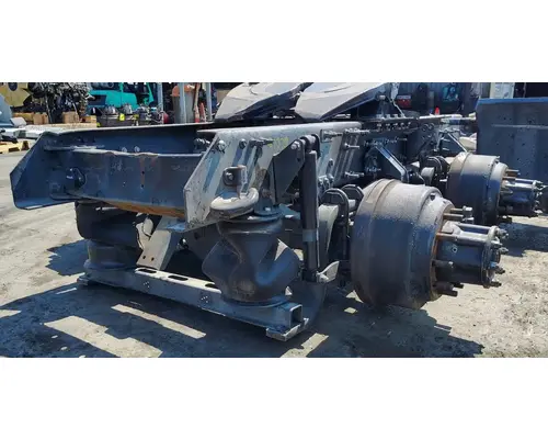MACK Maxlite 40EZ Cutoff Tandem Axle