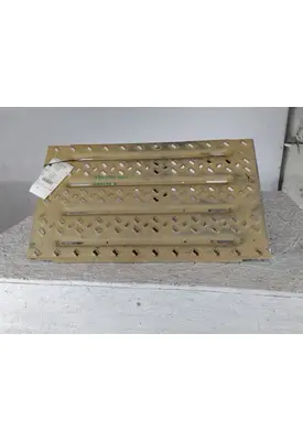 MACK PINNACLE DECK (CATWALK) STEP